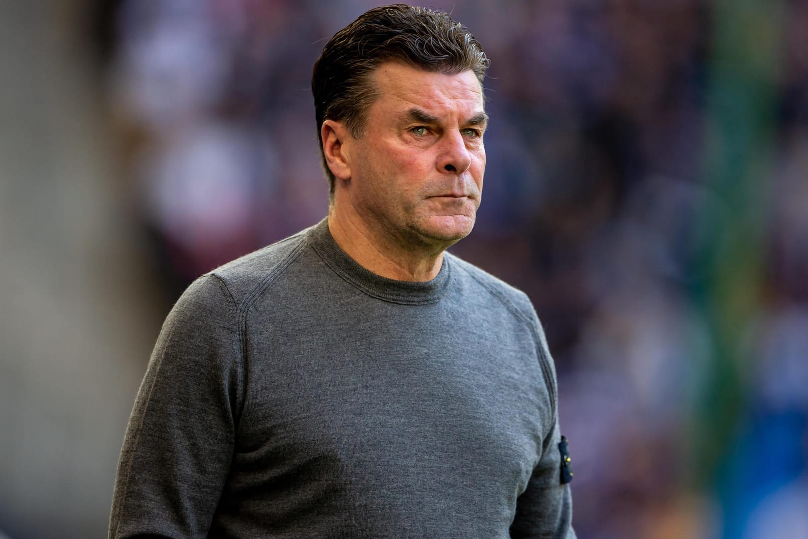 Hat eine klare Meinung bezüglich der Fußballer-Gehälter: HSV-Coach Dieter Hecking.