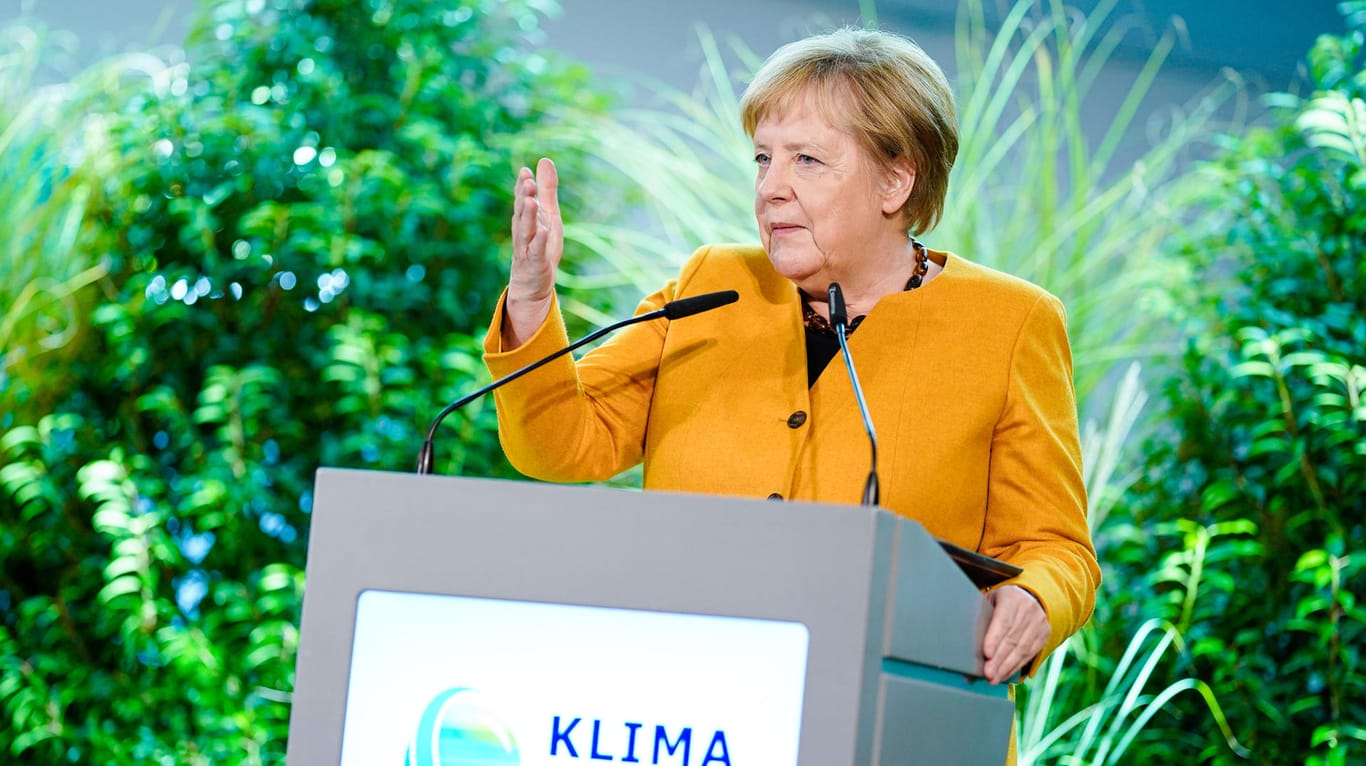 Kanzlerin Merkel bei der Eröffnung der Klima-Arena der Dietmar-Hopp-Stiftung.