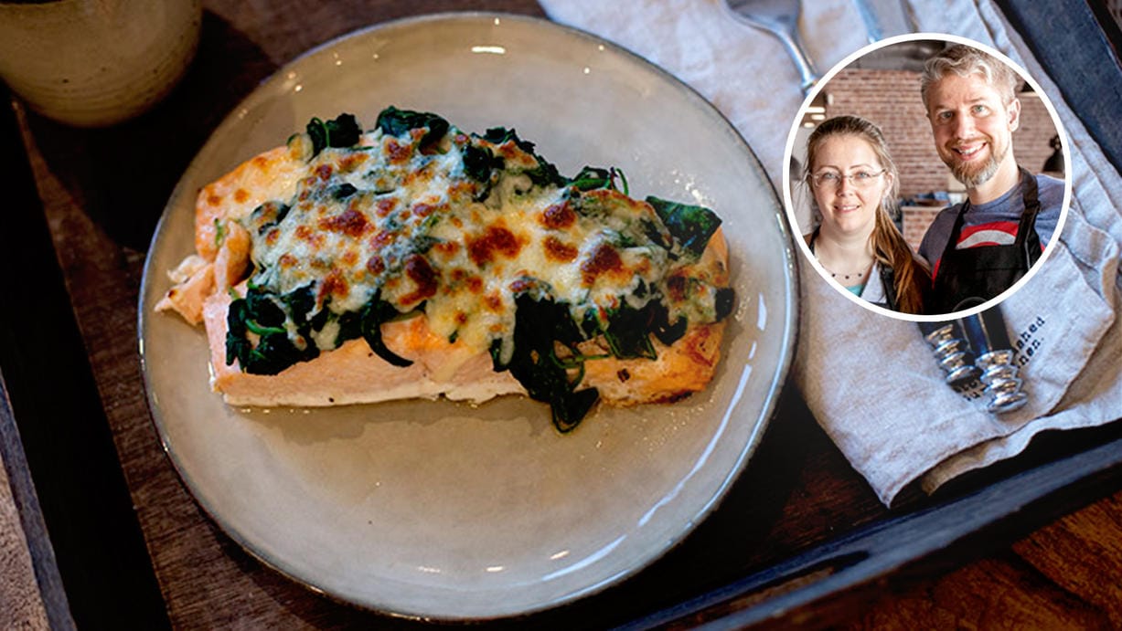 Überbackener Lachs: Das Gericht ist in nur 30 Minuten fertig.