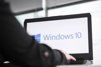 Ein Rechner mit Windows 10: Microsoft beendet bald den Support für ältere Windows-Versionen.