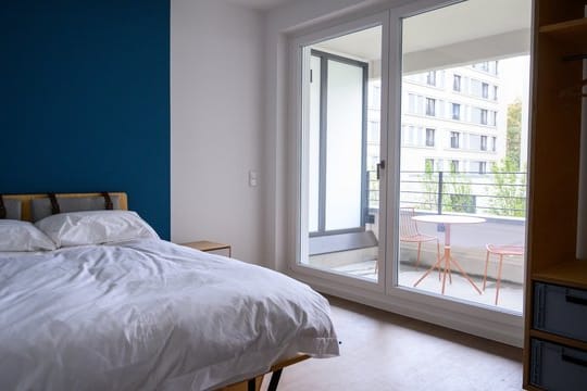 Ein möbliertes WG-Zimmer im neugebauten Wohnquartier des WG-Anbieters Medici Living kostet 550 bis 720 Euro.