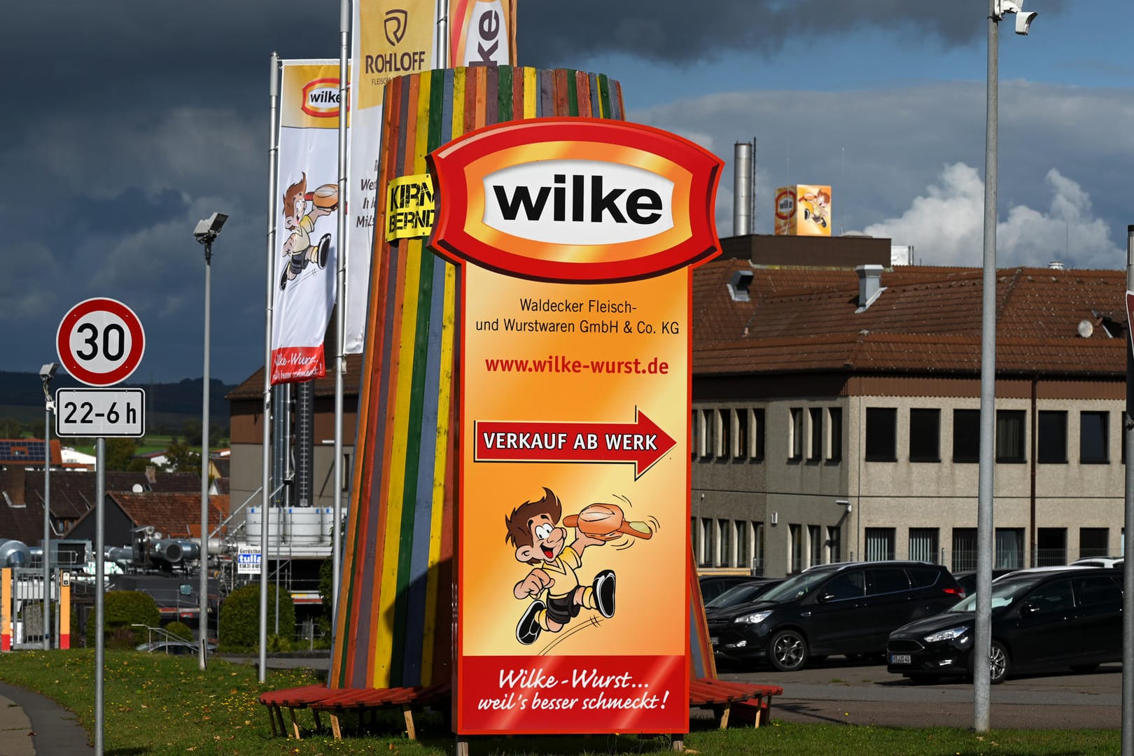 Produktionsgebäude des Fleischherstellers Wilke Wurstwaren: Nach zwei Todesfällen durch Bakterien war der Betrieb vorerst geschlossen worden.