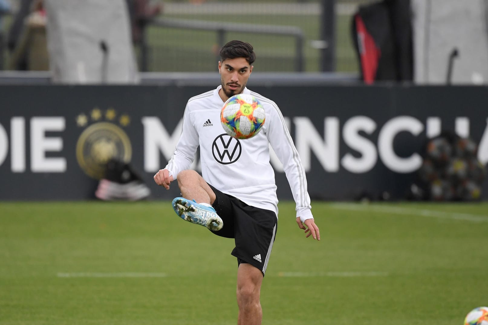 Suat Serdar beim DFB-Team: Nach seiner ersten Nominierung für die A-Nationalmannschaft gab es Kritik vom türkischen Nationaltrainer Senol Günes.