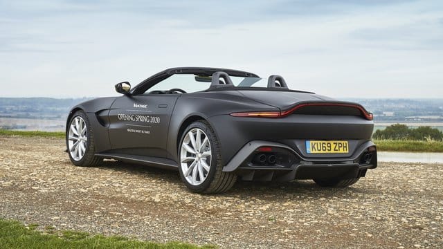 Frischluft-Flitzer: Den offenen Vantage will Aston Martin passgenau zum Frühjahr 2020 auf den Markt bringen. Frischluft-Flitzer: Den offenen Vantage will Aston Martin passgenau zum Frühjahr 2020 auf den Markt bringen.