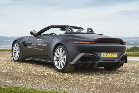 Frischluft-Flitzer: Den offenen Vantage will Aston Martin passgenau zum Frühjahr 2020 auf den Markt bringen.
