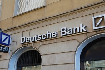 Filiale der Deutschen Bank: Das Kreditinstitut plant den Abbau von Arbeitsplätzen.