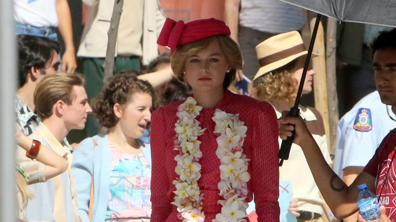 Dreharbeiten am Wochenende: In der Netflix-Serie "The Crown" spielt Emma Corrin Prinzessin Diana.