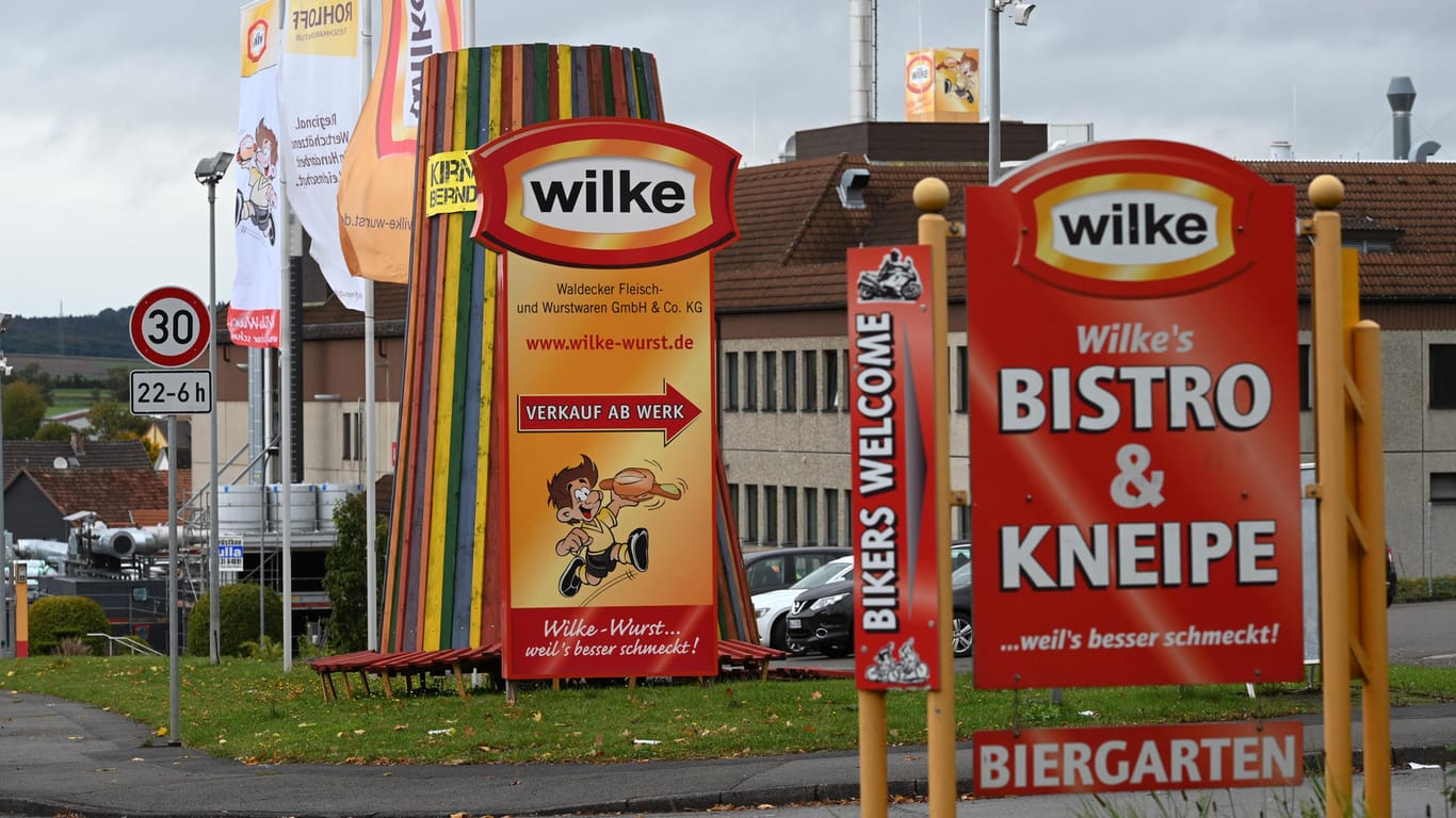 Die Zufahrt zum Werksgelände der Firma Wikle: Der Wursthersteller musste inzwischen Insolvenz anmelden.