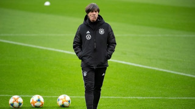 Muss auf einige Leistungsträger verzichten: Bundestrainer Joachim Löw.