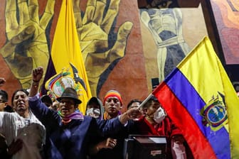 Protestanten im Parlament: Die Lage in Ecuador spitzt sich immer weiter zu.