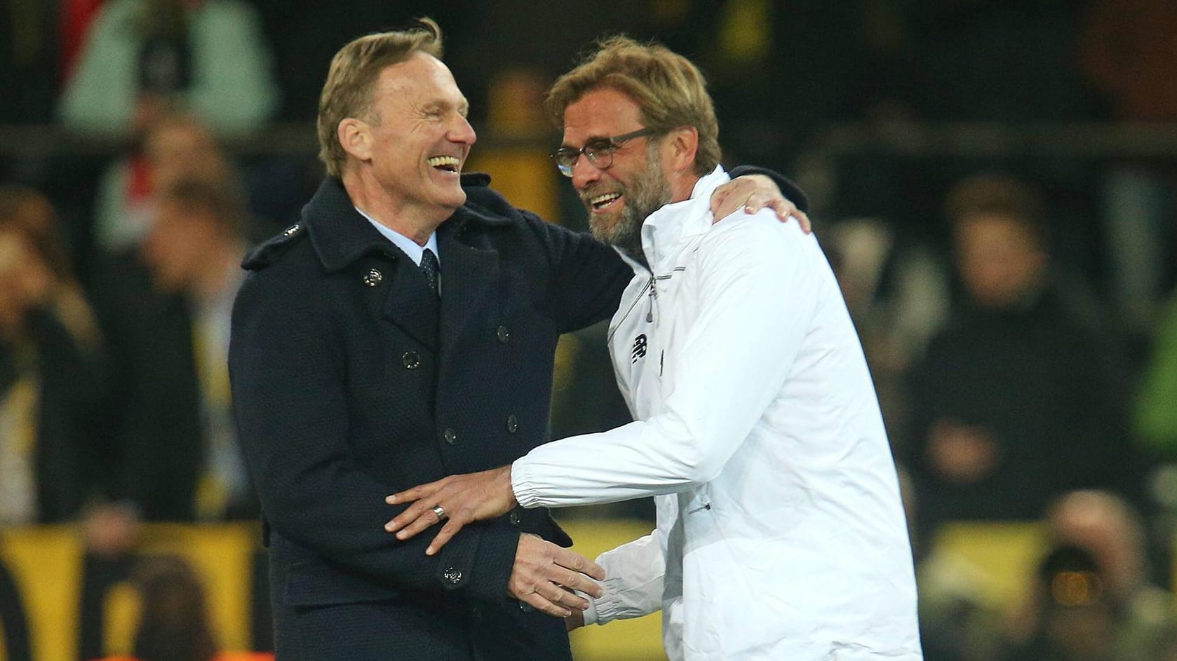 Wiedersehen macht Freude: BVB-Boss Watzke und Liverpool-Coach Klopp (2016).