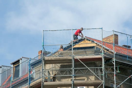 Dachausbau und Sanierung eines Altbaus.