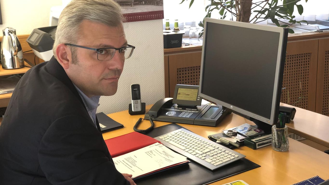 Limburgs Bürgermeister: Marius Hahn hält nichts von der Stimmungsmache in den Sozialen Medien. Besonnenheit ist für ihn das Motto im Umgang mit dem tragischen Vorfall in Limburg.