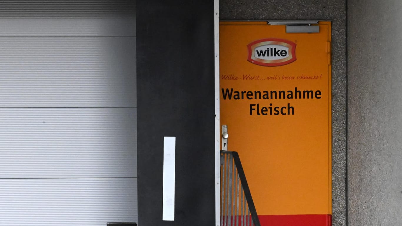 Die Warenannahme des Wurstherstellers Wilke im hessischen Twistetal: Die Nahrungsmittel-Gewerkschaft NGG erhebt schwere Vorwürfe gegen die Firma.