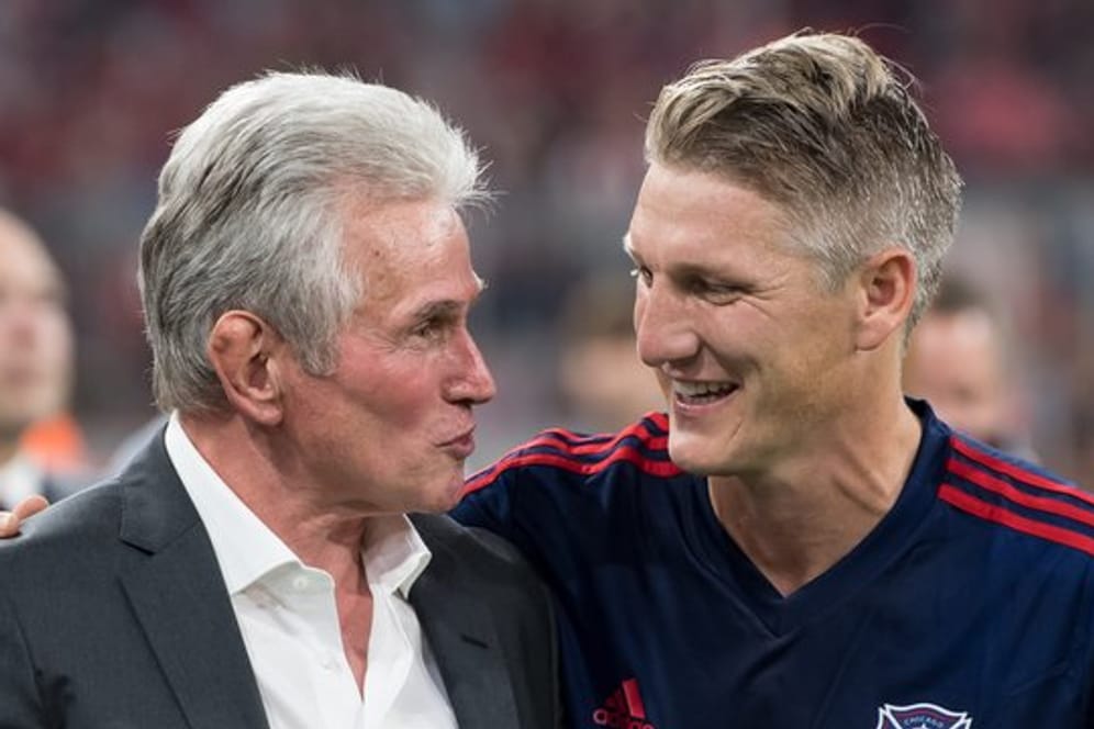 Holten mit dem FC Bayern das Triple: Jupp Heynckes (l) und Bastian Schweinsteiger.