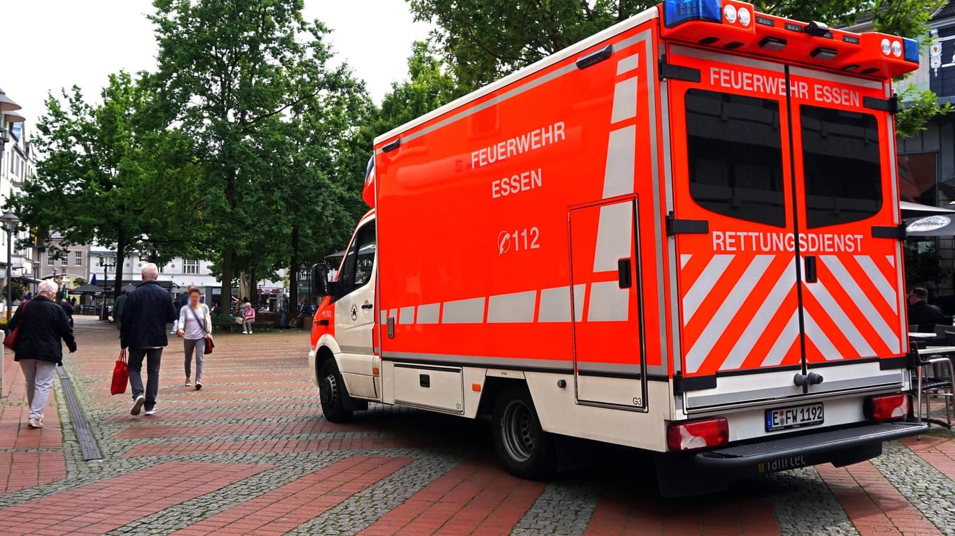 Der Rettungsdienst in Essen: Geschulte Ersthelfer sollen parallel zum Notruf via App informiert werden.
