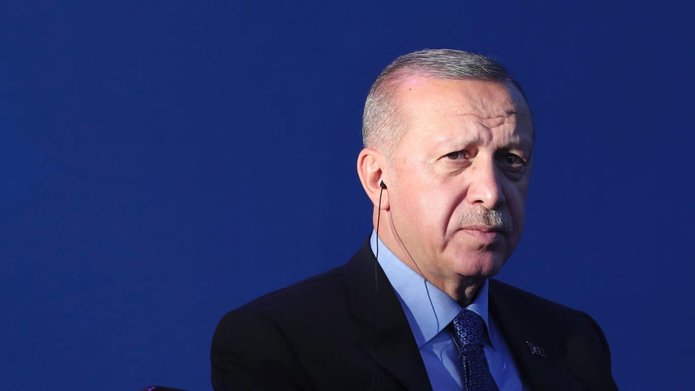 Der türkische Präsident Erdogan hat den Beginn der erneuten türkischen Offensive in Syrien verkündet.