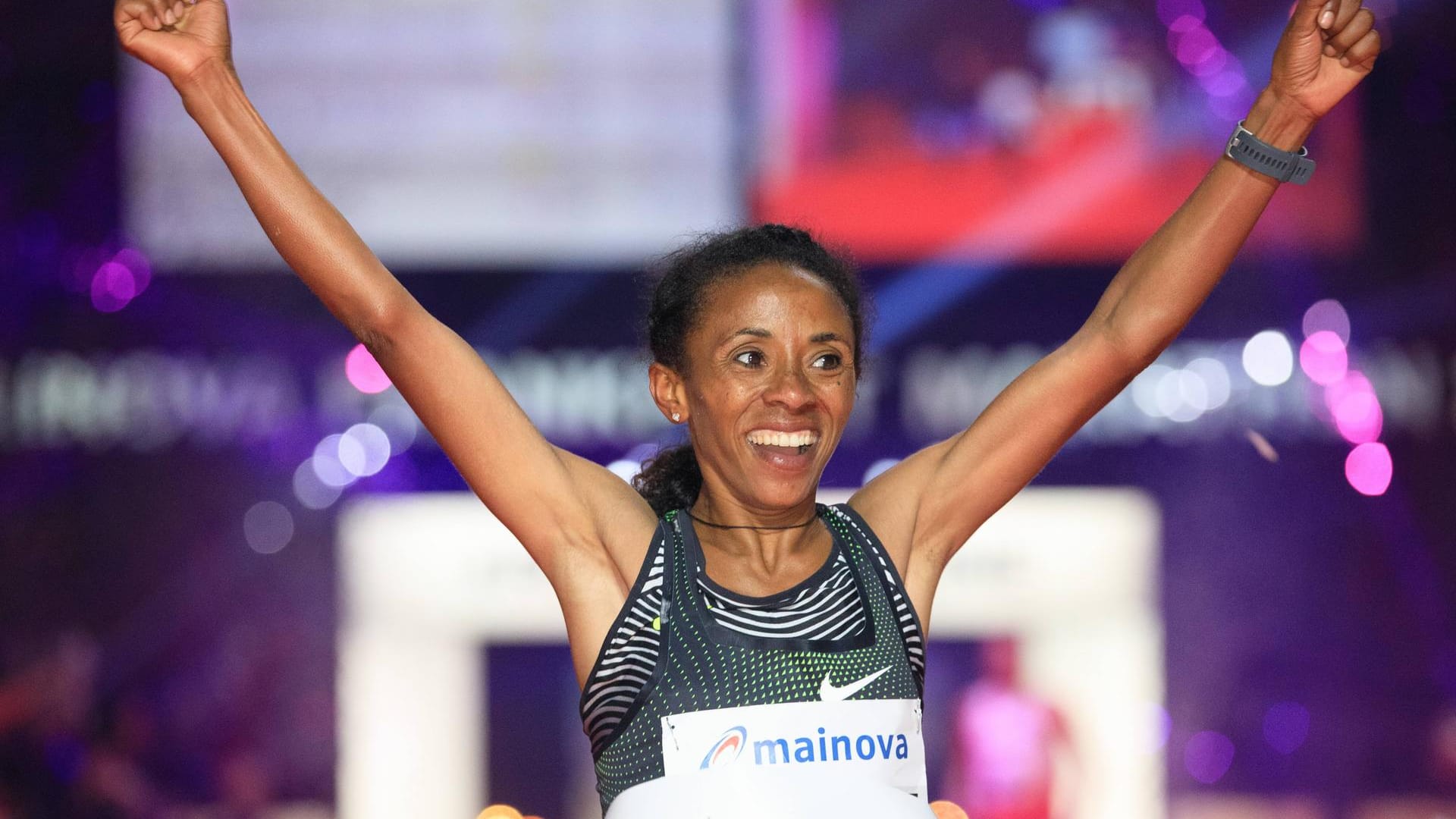 Zieleinlauf von Meskerem Assefa beim Mainova Frankfurt Marathon 2018: Auch dieses Jahr geht sie wieder an den Start.