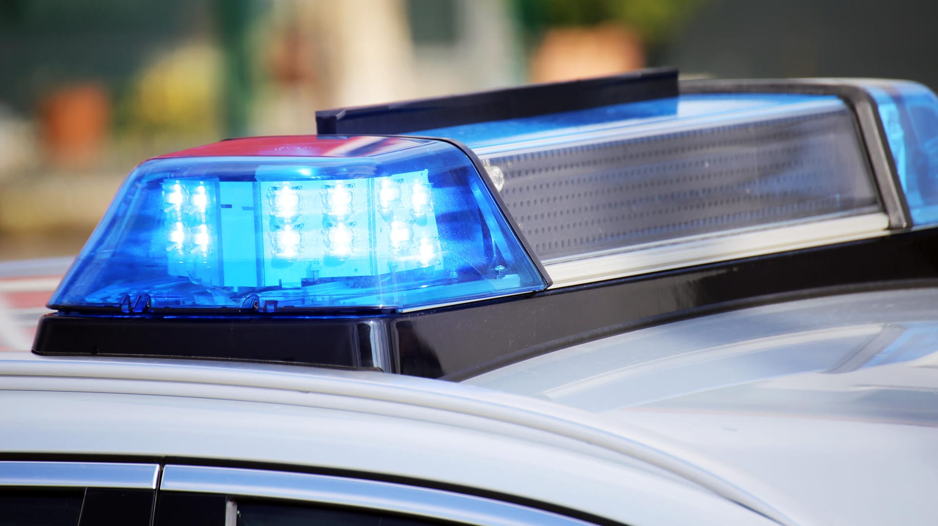 Wegen Missbrauchsverdacht: Polizei sucht nach dem User einer Dating-App. Wegen Missbrauchsverdacht: Polizei sucht nach dem User einer Dating-App.