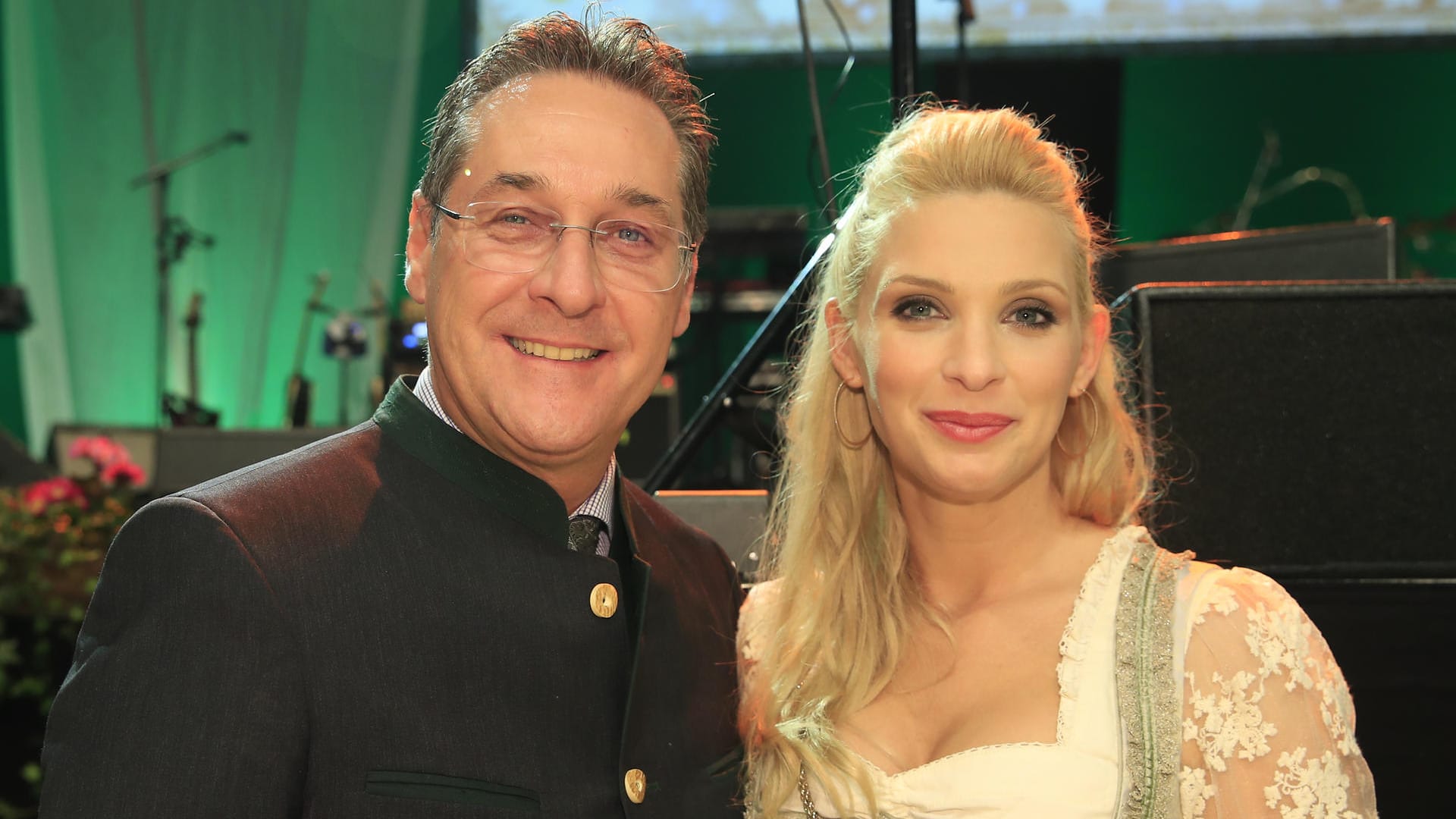 Philippa Strache mit Ehemann Heinz Christian: Sie sollen private Rechnungen auf Kosten der Partei abgerechnet haben. Philippa Strache mit Ehemann Heinz Christian: Sie sollen private Rechnungen auf Kosten der Partei abgerechnet haben.