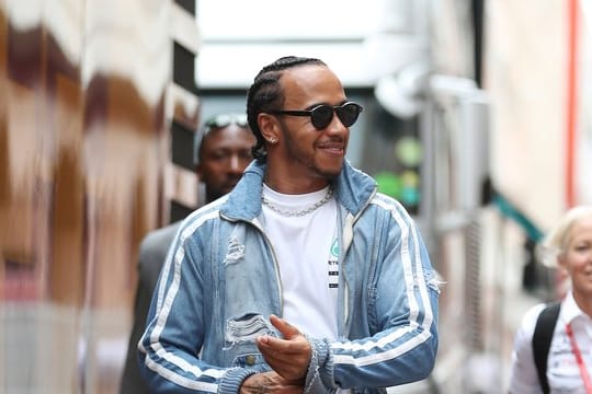 Ein smarter Typ: Lewis Hamilton wird geehrt.