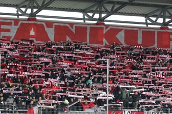 Fankurve des HFC: Der Verein steht nach dem Terroranschlag in Halle unter Schock.