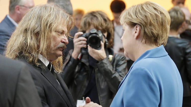 Leslie Mandoki und Angela Merkel: Im Konrad-Adenauer-Haus tauscht sich der Musiker mit der Bundeskanzlerin aus.