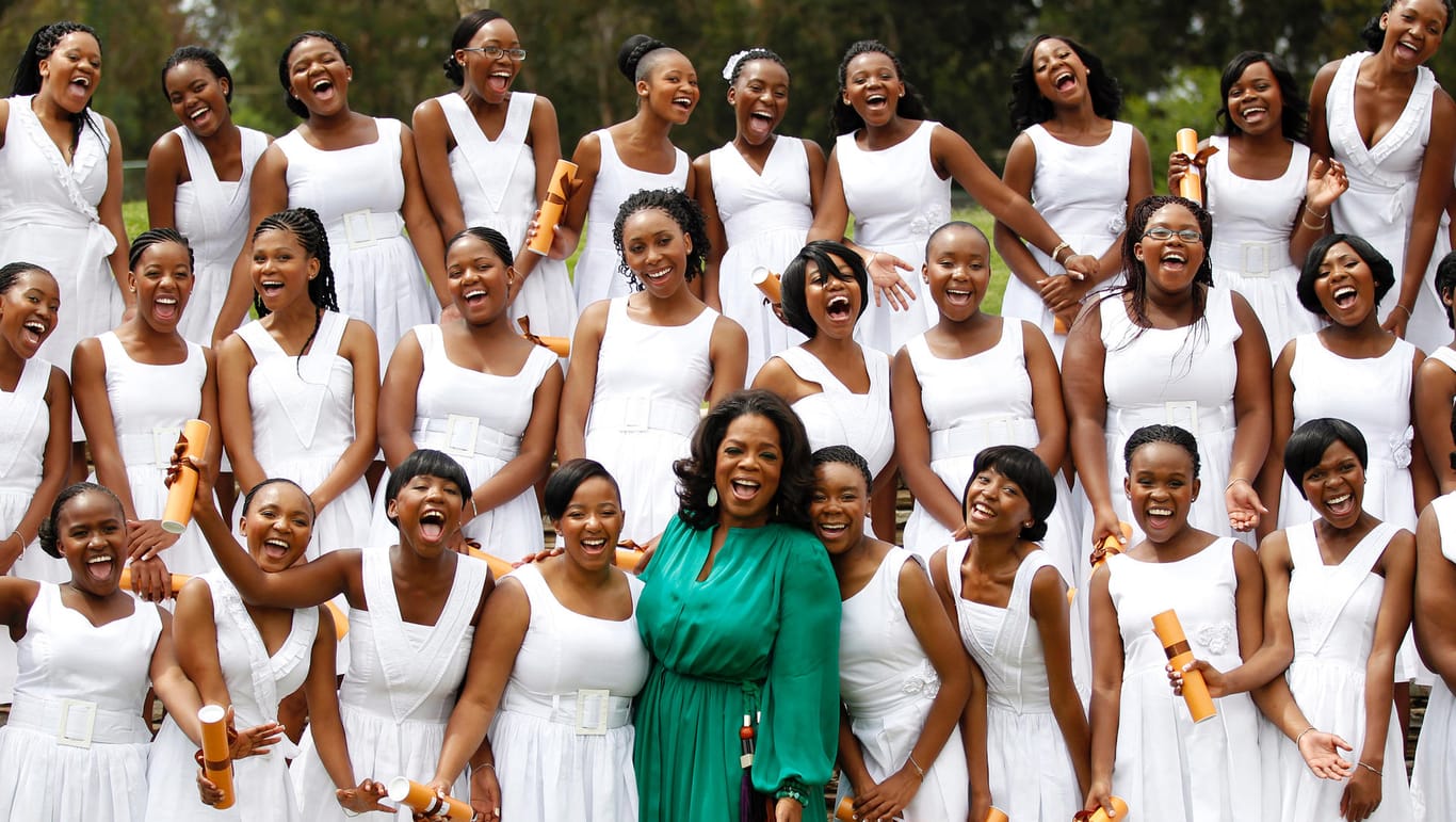 Oprah und ihre Schülerinnen: Im Interview sprach die Moderatorin über ihre Förderprojekte in Südafrika. (Archivbild von 2012)
