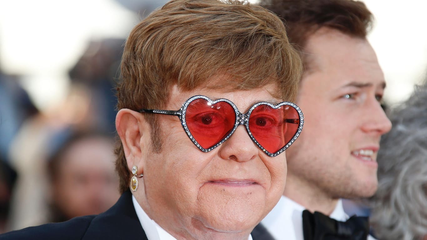 Elton John bei der Premiere des biografischen Films "Rocketman": Inzwischen trägt der Sänger ein Haarteil. (Archivbild 2019)