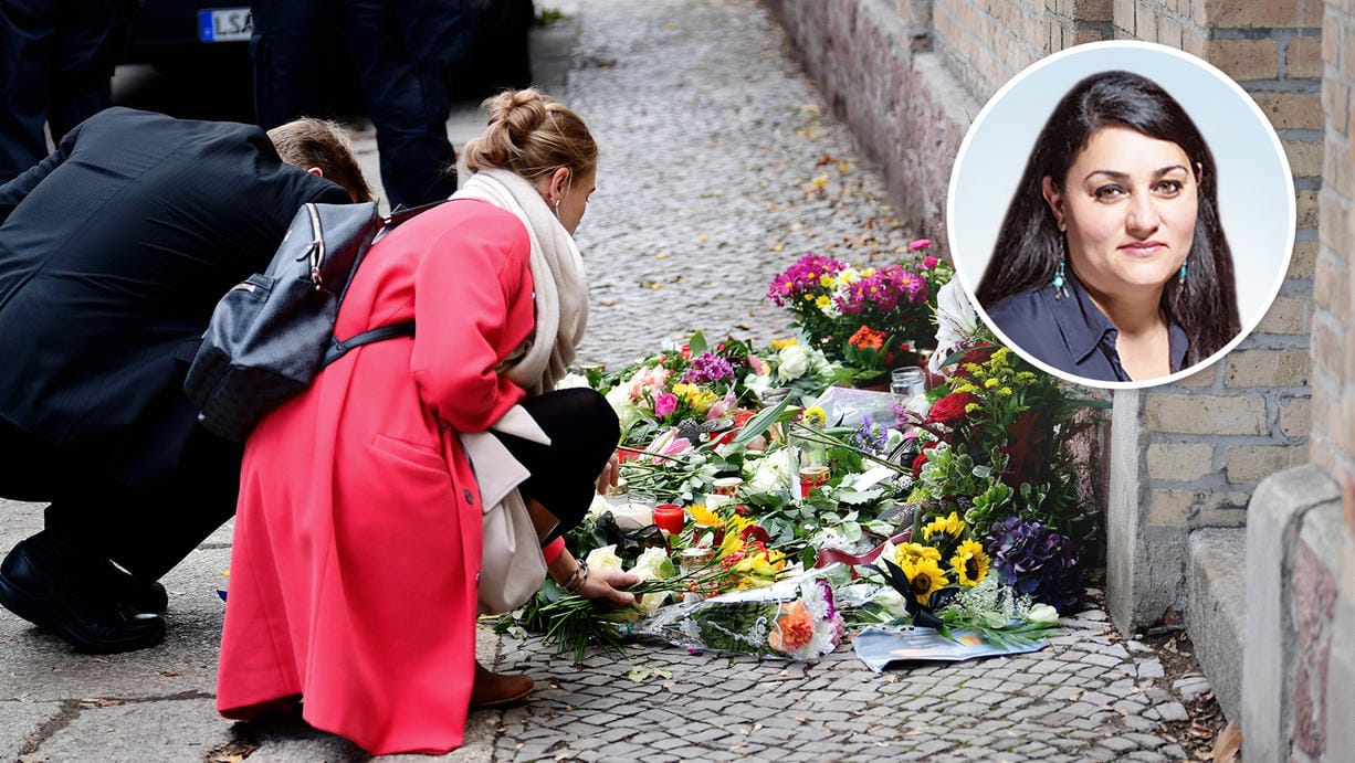 Passanten legen am Ort des Anschlags in Halle Blumen nieder: Eine solche Tat war in Deutschland leider absehbar, meint Kolumnistin Lamya Kaddor.