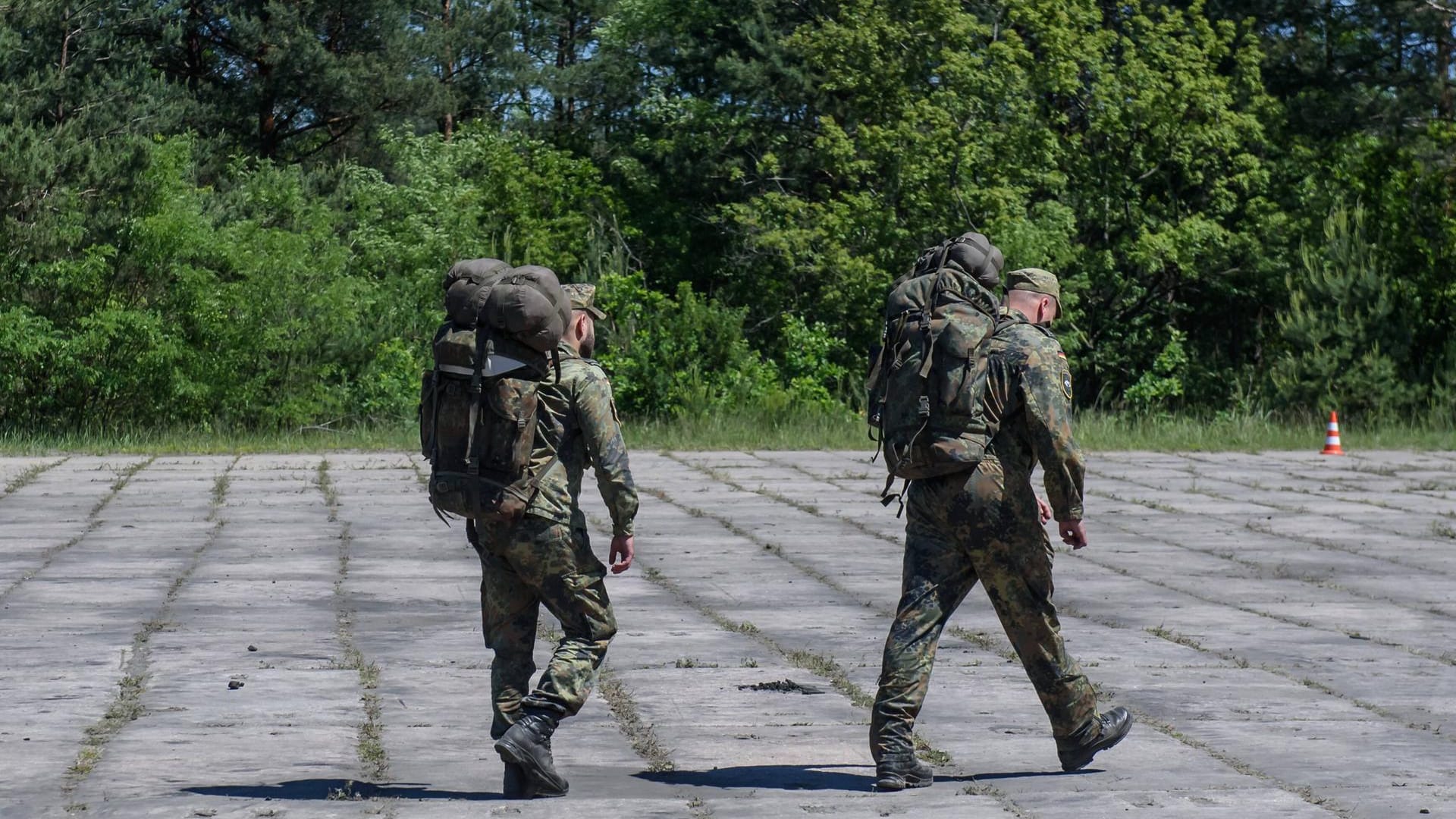 Soldaten der Bundeswehr: Ein Soldat ist mit der Klage gegen seine Entlassung aus der deutschen Armee vor Gericht gescheitert. (Symbolbild)