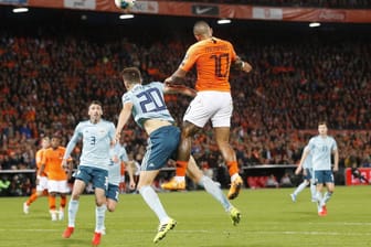 Erfolgreich gegen Nordirland. Memphis Depay (o.) erzielte das erste Tor der Niederländer.
