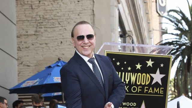 Tommy Mottola wird mit einem Stern auf dem Hollywood "Walk of Fame" geehrt.