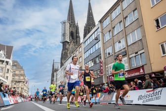 Läufer beim Köln Marathon 2018: Auch dieses Jahr werden wieder tausende Läufer erwartet.