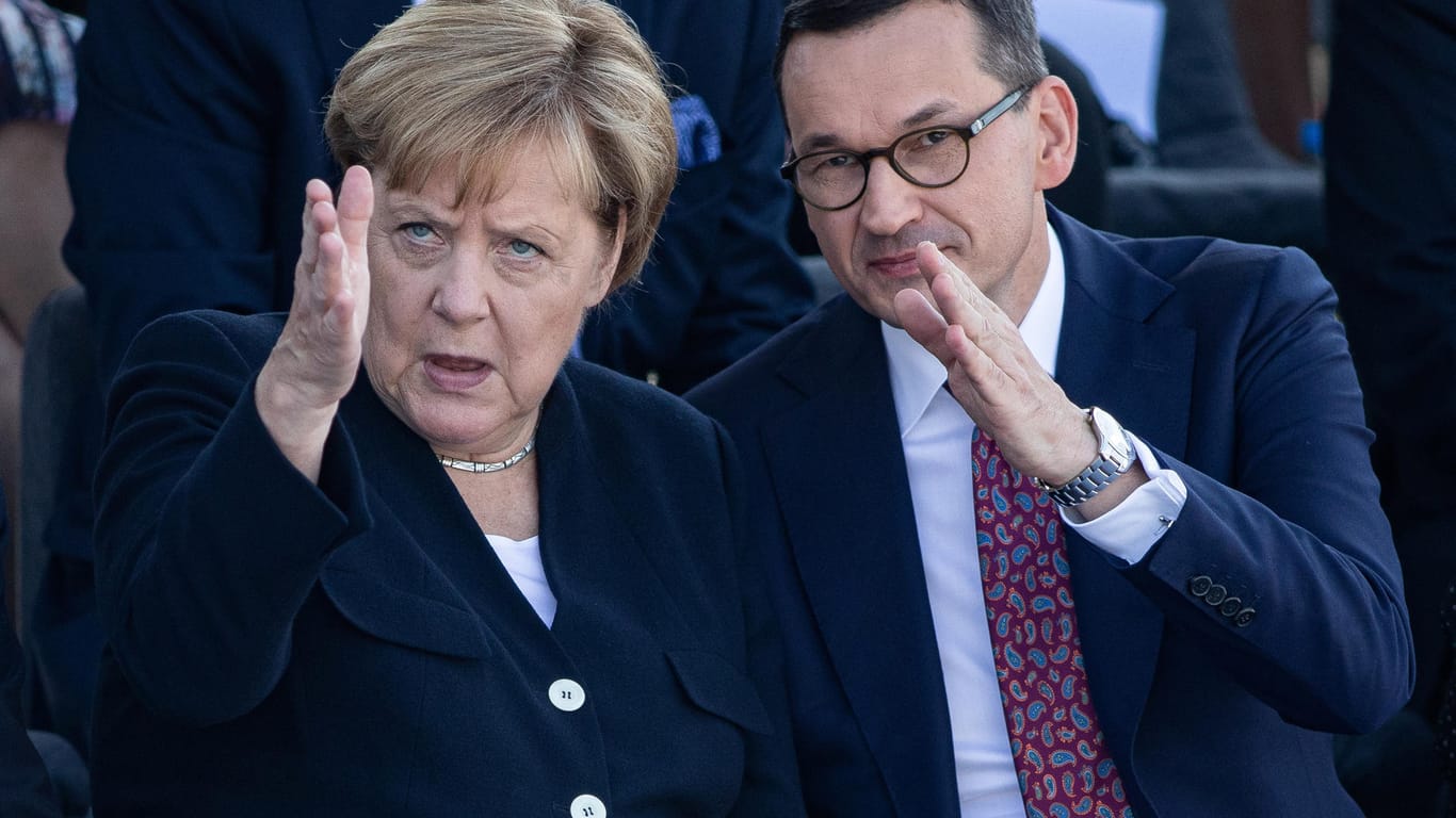 Bundeskanzlerin Angela Merkel und Polens Premier Mateusz Morawiecki: Deutschland kann nur zuschauen, wie die PiS das Land umbaut.