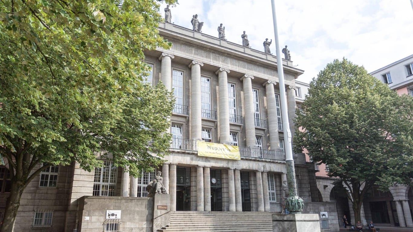 Rathaus der Stadt Wuppertal in Barmen: Nächstes Jahr wird das Amt des Oberbürgermeisters neu vergeben.
