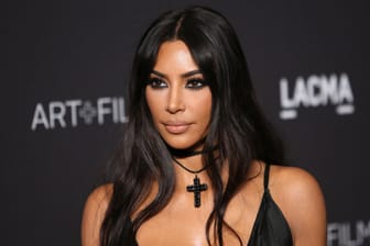 Kim Kardashian: Der Reality-Star hat sich und ihre Kinder in Armenien taufen lassen. Anfang der Woche reiste die Unternehmerin in das Land ihrer Vorfahren.