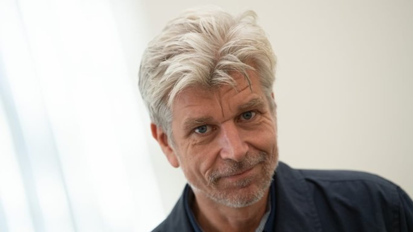Bestsellerautor Karl Ove Knausgård hält Peter Handke für einen würdigen Nobelpreisträger.
