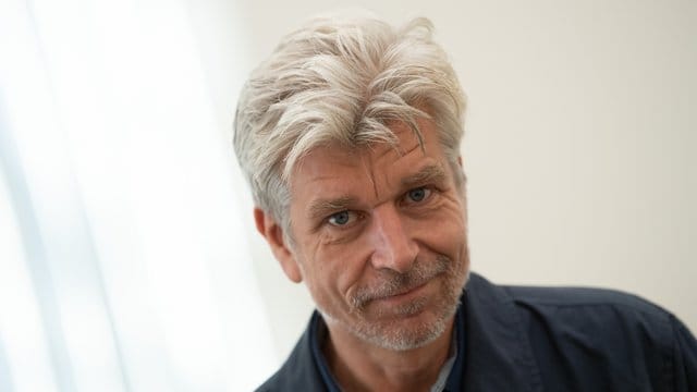 Bestsellerautor Karl Ove Knausgård hält Peter Handke für einen würdigen Nobelpreisträger. Bestsellerautor Karl Ove Knausgård hält Peter Handke für einen würdigen Nobelpreisträger.