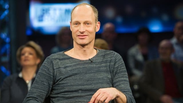 Der Schauspieler und Buchautor, Joachim Meyerhoff, sitzt im NDR-Studio in Hannover (Niedersachsen). Der Schauspieler und Buchautor, Joachim Meyerhoff, sitzt im NDR-Studio in Hannover (Niedersachsen).
