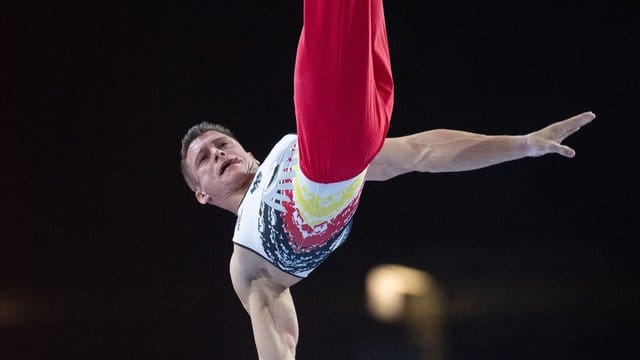 Turner Lukas Dauser muss sich am Barren gegen sieben hochkarätige Konkurrenten behaupten. Turner Lukas Dauser muss sich am Barren gegen sieben hochkarätige Konkurrenten behaupten.