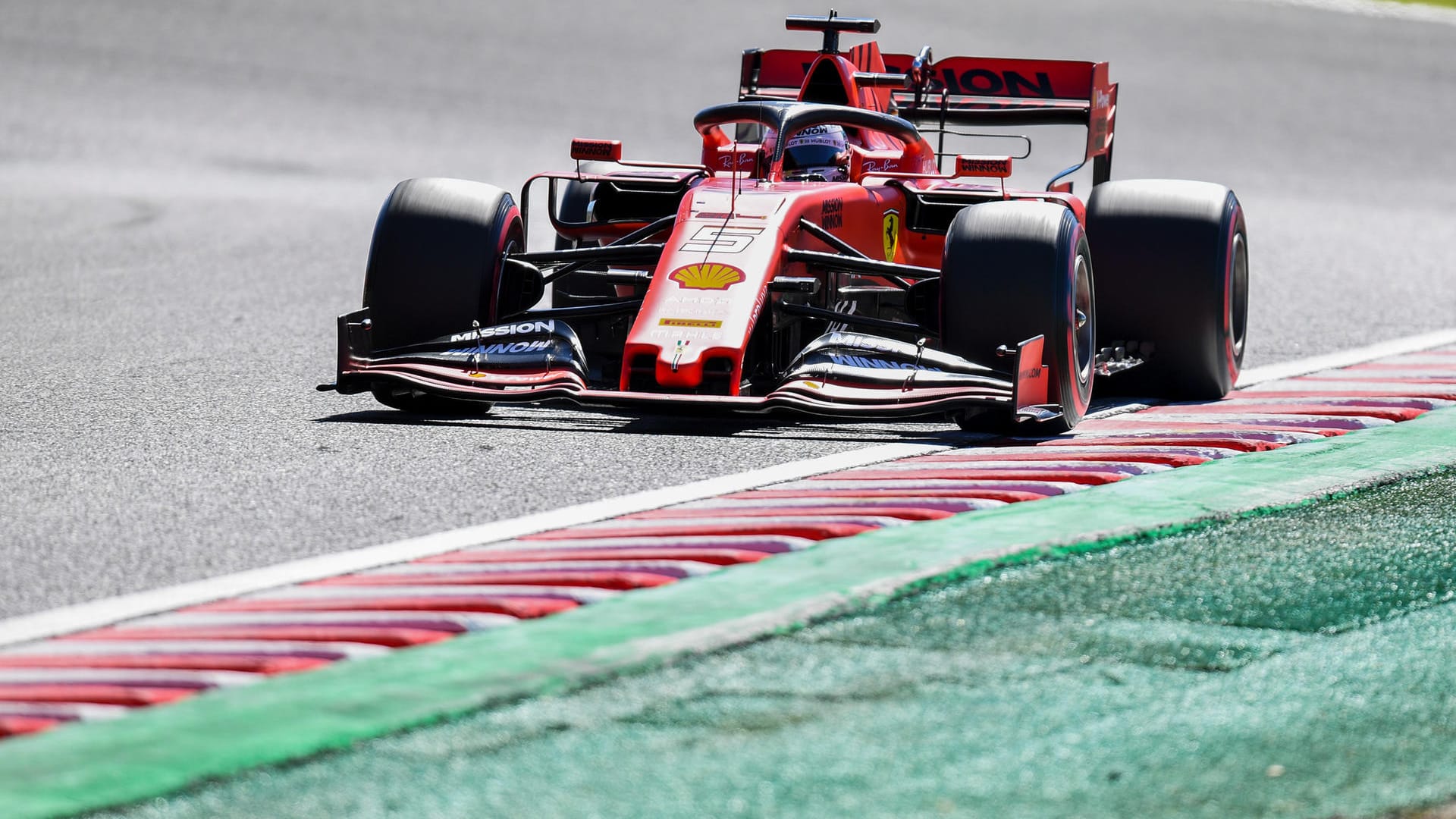 Sebastian Vettel auf der Strecke in Suzuka.