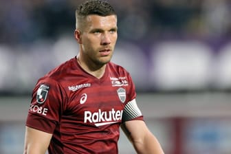 Neuen (alten) Klub im Blick? Lukas Podolski im Trikot von Vissel Kobe.