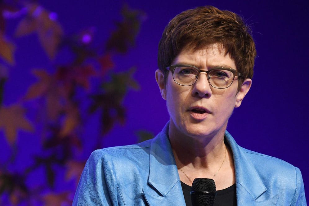 Annegret Kramp-Karrenbauer beim Deutschlandtag der Jungen Union: Die CDU-Chefin übte scharfe Kritik an der AfD.