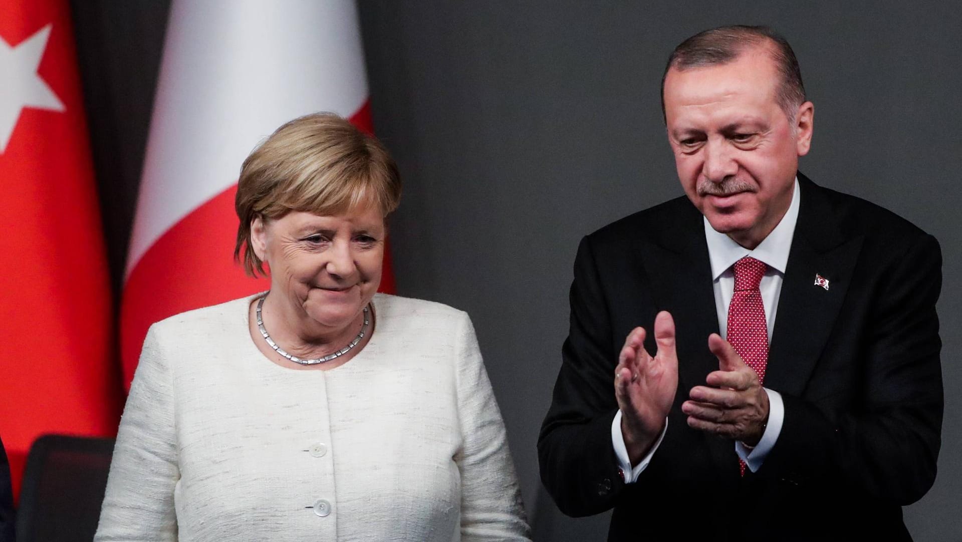 Merkel und Erdogan: Am Telefon forderte die Kanzlerin ihren türkischen Kollegen auf, die militärischen Aktionen in Syrien sofort einzustellen.