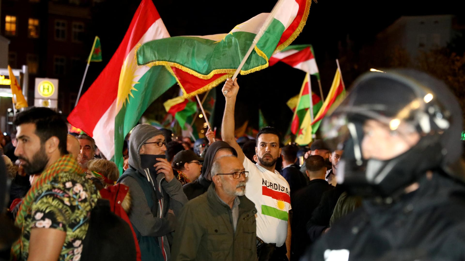 Kurden protestieren in Berlin gegen die türkische Offensive: Der Syrien-Konflikt sorgt auch in Deutschland für Spannungen.