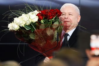 Jaroslaw Kaczynski nach der Wahl: Seine konservative PiS-Partei hat die Mehrheit bei der Parlamentswahl bekommen.