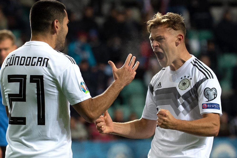 Pure Freude in Tallinn: Ilkay Gündogan (l.) bejubelt mit Joshua Kimmich seinen Treffer zum zwischenzeitlichen 1:0 für Deutschland.
