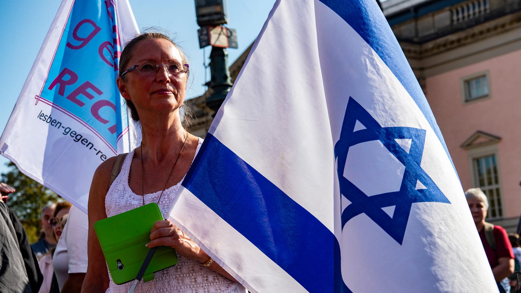 Nach Anschlag In Halle: Tausende Demonstrieren Gegen Antisemitismus