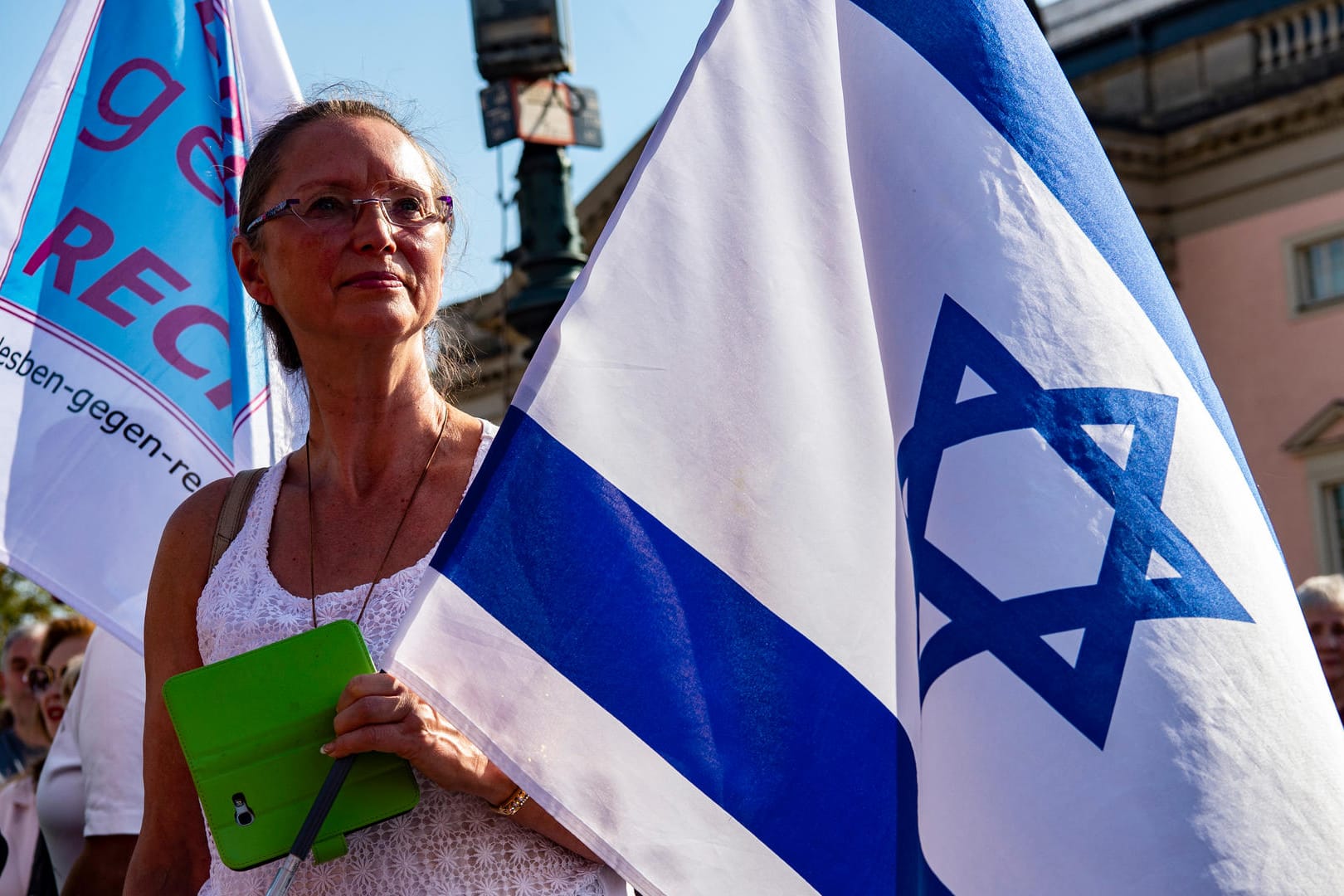 "Unteilbar"-Demonstration gegen Antisemitismus: In Berlin haben Tausende Menschen ein Zeichen gesetzt.